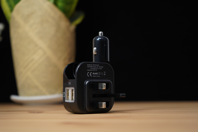 Dausen 2 in 1 Charger Adapter product image
