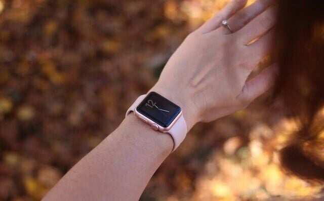 Apple Watch Series 6 GPS 44mm - Gold Aluminum Case with Pink Sport Band