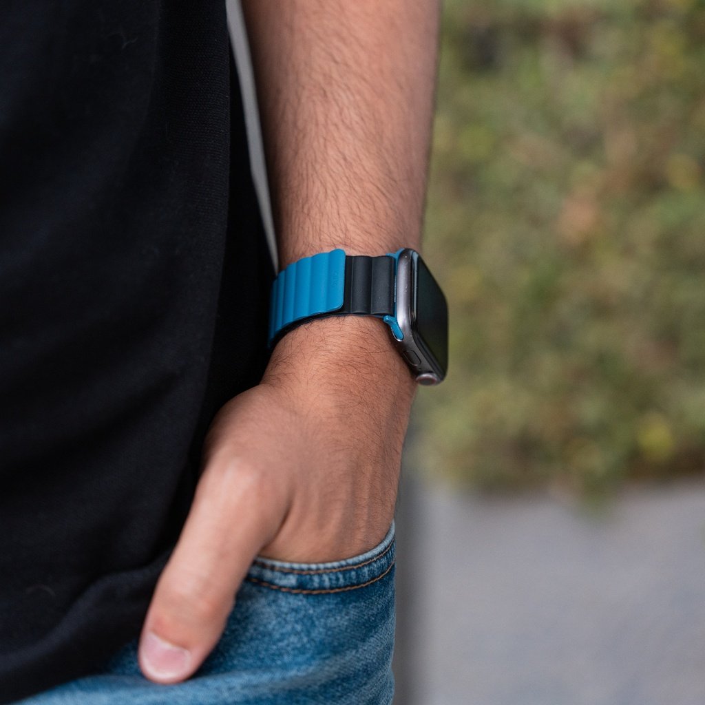 Uniq Revix Reversible Magnetic for Apple Watch Strap 42 44 45mm Caspian Blue