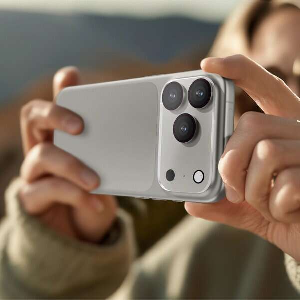 AmazingThing iPhone 17 Pro Camera Supreme Full Lens product photo