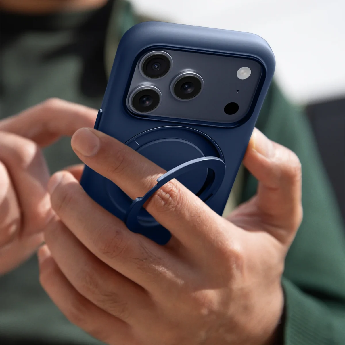 ⁦AmazingThing iPhone 17 Pro Max Cloudie MagSpin- Blue⁩ - الصورة ⁦2⁩