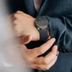 ⁦Amazing Titan Chrono Watch Band Apple Watch- Black⁩ - الصورة ⁦3⁩