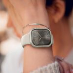 ⁦Amazing Thing Apple Watch 46mm Glamour GleamFit Stylish Sparkle -Silver⁩ - الصورة ⁦4⁩